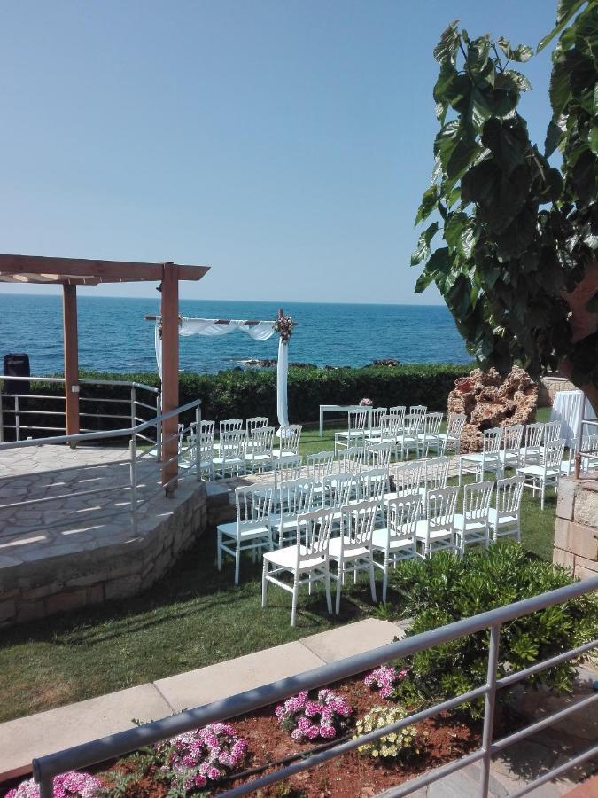 Beachfront Family Villa Katerina With Private Pool, Playground, Bbq & Amazing Sea Views! Petres  Bagian luar foto