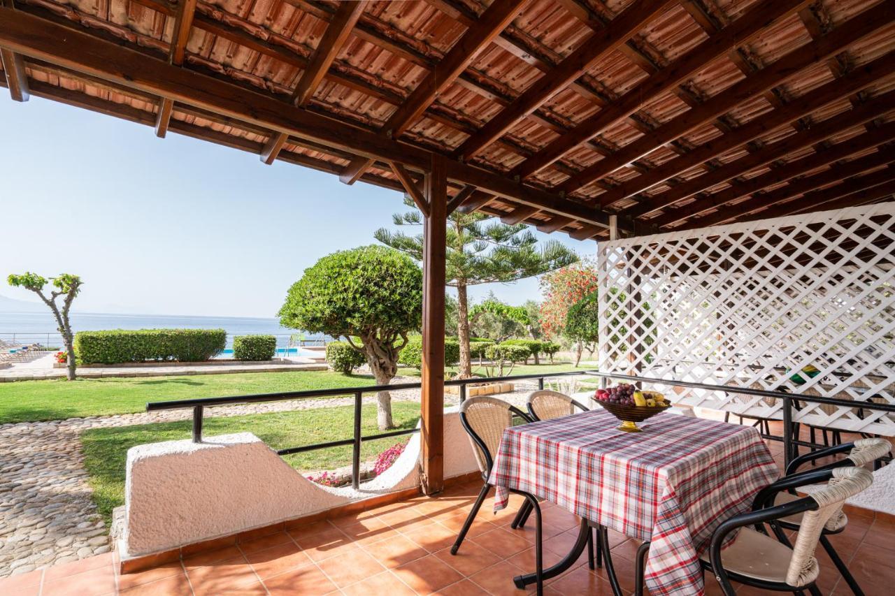 Beachfront Family Villa Katerina With Private Pool, Playground, Bbq & Amazing Sea Views! Petres  Bagian luar foto