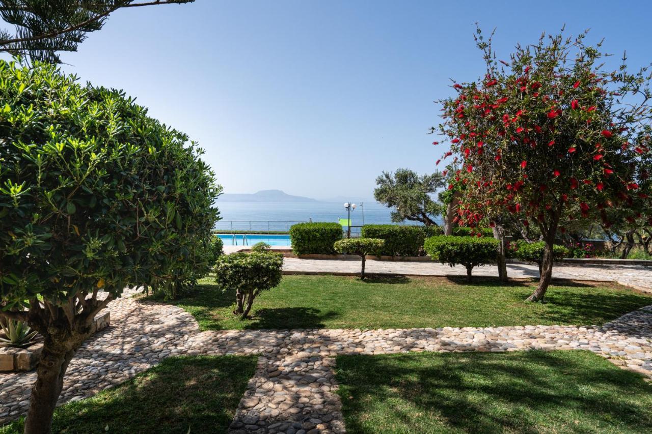 Beachfront Family Villa Katerina With Private Pool, Playground, Bbq & Amazing Sea Views! Petres  Bagian luar foto
