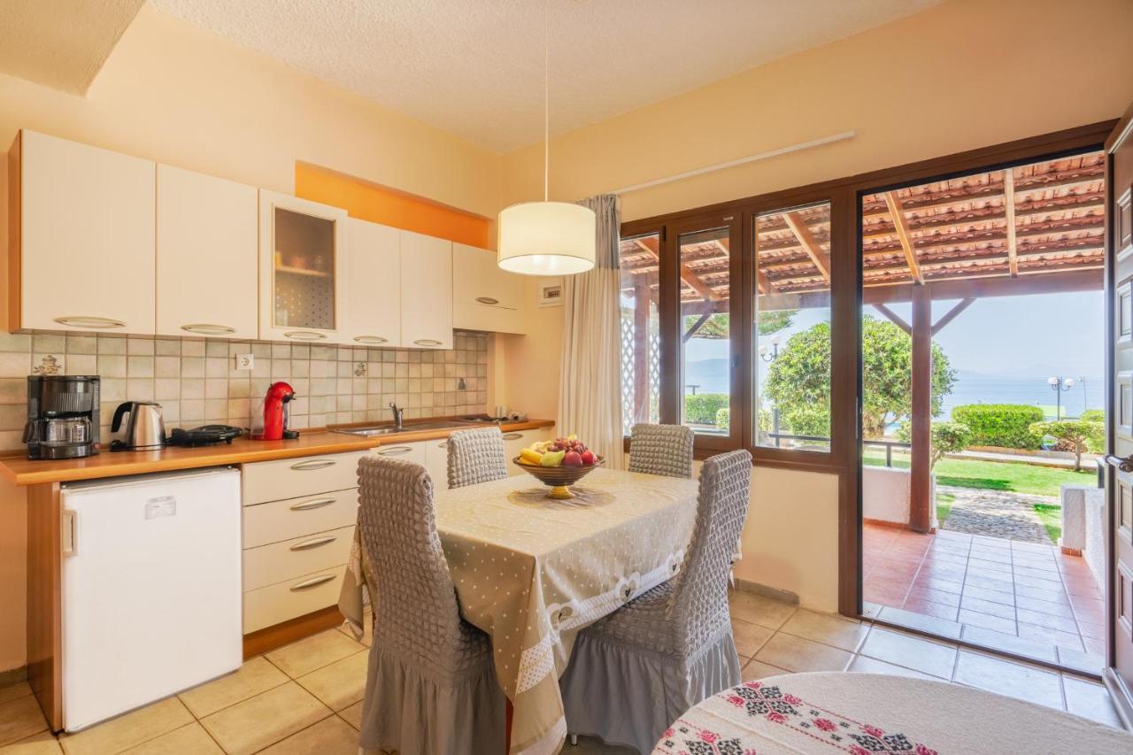 Beachfront Family Villa Katerina With Private Pool, Playground, Bbq & Amazing Sea Views! Petres  Bagian luar foto